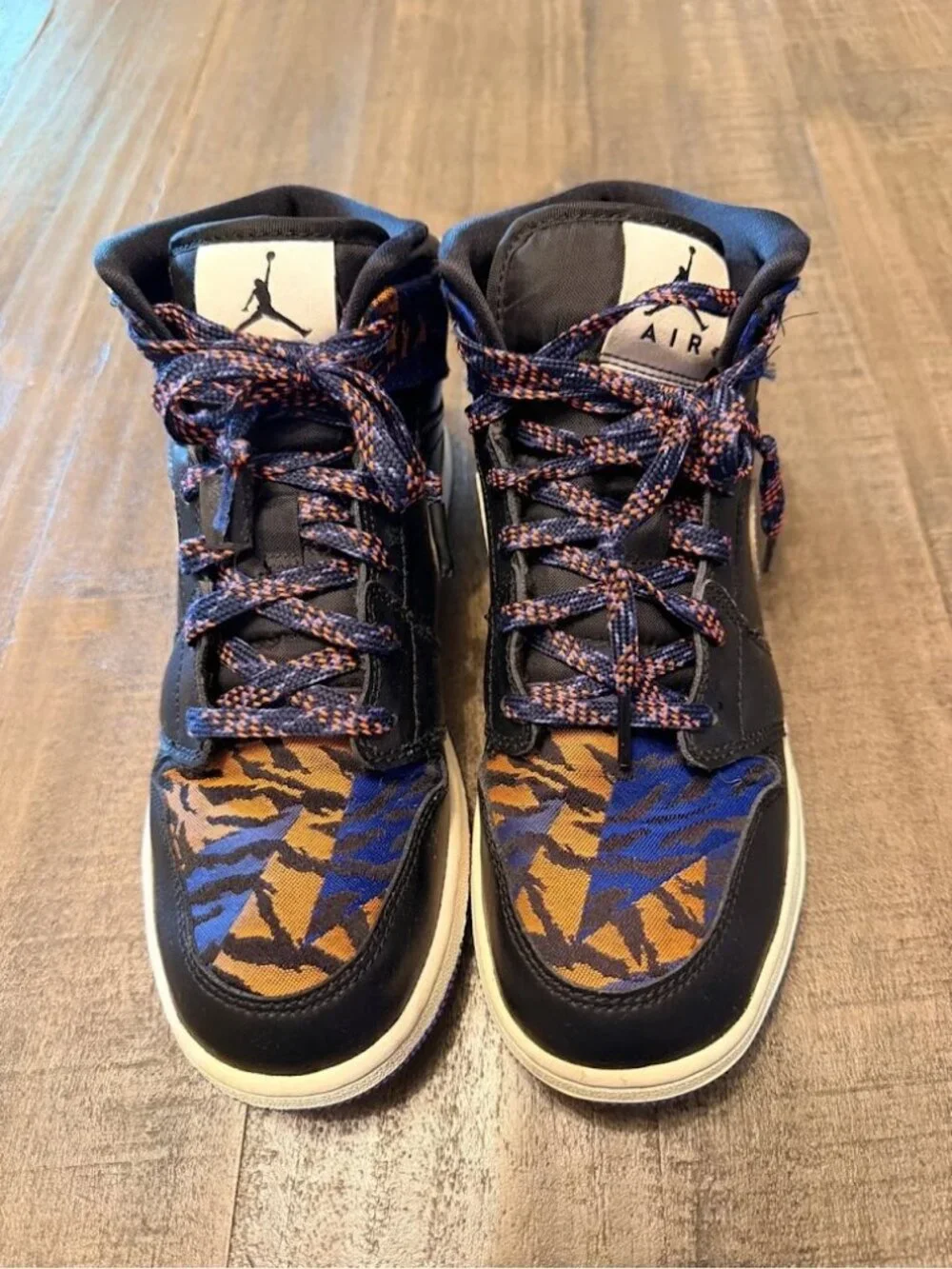 Nike Air Jordan 1 Mid SE GS 
